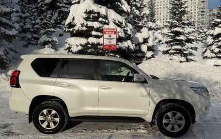 Toyota Land Cruiser Prado 150 рестайлинг 2, 2020 год, 4 150 000 рублей, 4 фотография