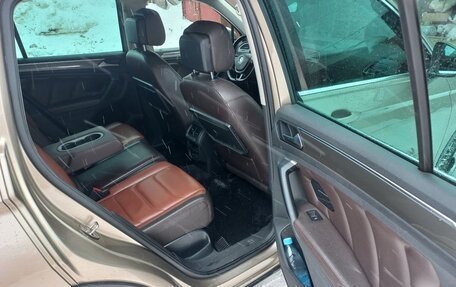 Volkswagen Tiguan II, 2019 год, 2 050 000 рублей, 5 фотография