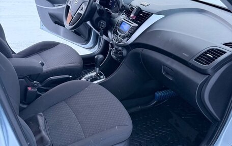 Hyundai Solaris II рестайлинг, 2012 год, 830 000 рублей, 6 фотография