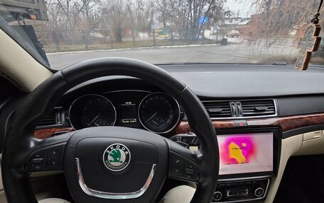 Skoda Superb III рестайлинг, 2011 год, 1 550 000 рублей, 10 фотография