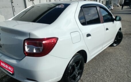 Renault Logan II, 2019 год, 800 000 рублей, 3 фотография