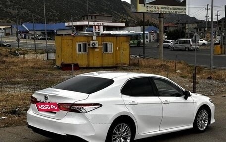 Toyota Camry, 2019 год, 1 750 000 рублей, 4 фотография