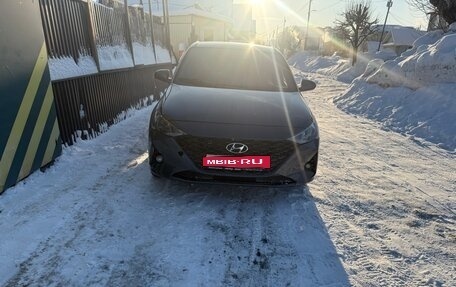 Hyundai Solaris II рестайлинг, 2021 год, 1 520 000 рублей, 1 фотография