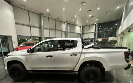 Mitsubishi L200 IV рестайлинг, 2022 год, 3 300 000 рублей, 10 фотография