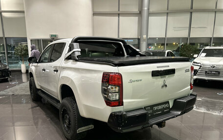 Mitsubishi L200 IV рестайлинг, 2022 год, 3 300 000 рублей, 8 фотография