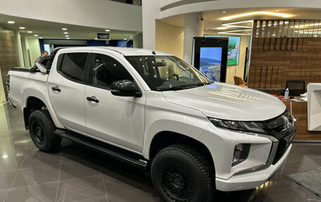 Mitsubishi L200 IV рестайлинг, 2022 год, 3 300 000 рублей, 3 фотография