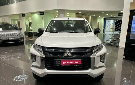 Mitsubishi L200 IV рестайлинг, 2022 год, 3 300 000 рублей, 2 фотография