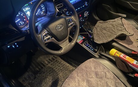 Hyundai Solaris II рестайлинг, 2021 год, 1 520 000 рублей, 8 фотография