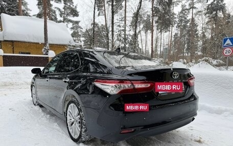 Toyota Camry, 2018 год, 2 999 000 рублей, 4 фотография