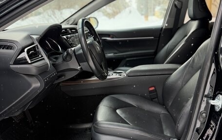 Toyota Camry, 2018 год, 2 999 000 рублей, 13 фотография