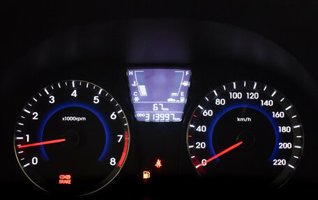 Hyundai Solaris II рестайлинг, 2012 год, 490 000 рублей, 19 фотография