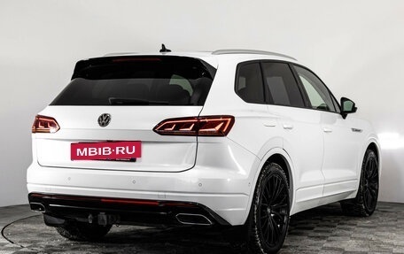 Volkswagen Touareg III, 2018 год, 3 999 000 рублей, 6 фотография