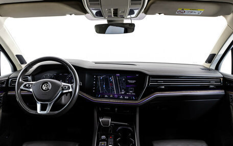 Volkswagen Touareg III, 2018 год, 3 999 000 рублей, 13 фотография