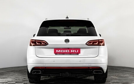 Volkswagen Touareg III, 2018 год, 3 999 000 рублей, 8 фотография