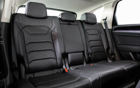 Volkswagen Touareg III, 2018 год, 3 999 000 рублей, 30 фотография