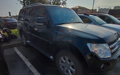 Mitsubishi Pajero IV, 2011 год, 2 300 000 рублей, 2 фотография