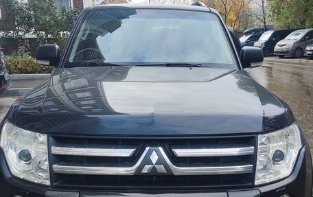 Mitsubishi Pajero IV, 2011 год, 2 300 000 рублей, 3 фотография