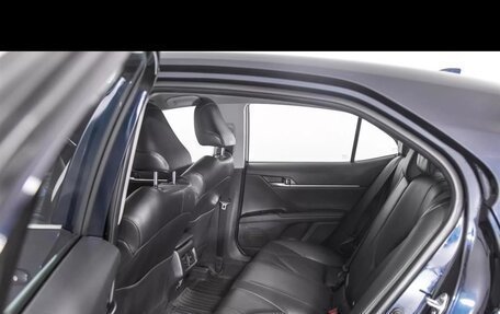 Toyota Camry, 2019 год, 2 700 000 рублей, 10 фотография