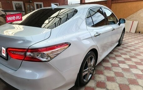 Toyota Camry, 2021 год, 3 249 000 рублей, 5 фотография