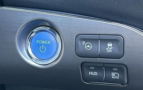 Toyota Prius IV XW50, 2022 год, 1 890 099 рублей, 18 фотография