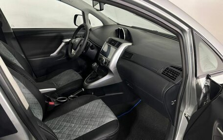 Toyota Verso I, 2011 год, 940 000 рублей, 14 фотография