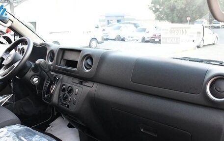 Nissan Urvan IV, 2012 год, 4 750 000 рублей, 10 фотография