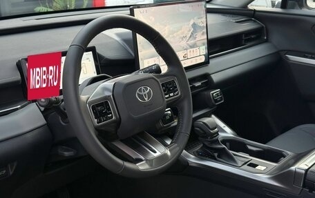 Toyota RAV4, 2025 год, 4 700 000 рублей, 19 фотография