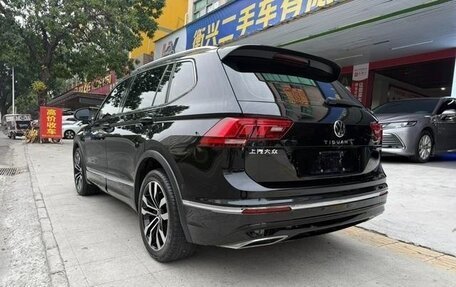 Volkswagen Tiguan II, 2021 год, 2 700 000 рублей, 6 фотография