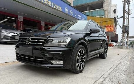 Volkswagen Tiguan II, 2021 год, 2 700 000 рублей, 3 фотография