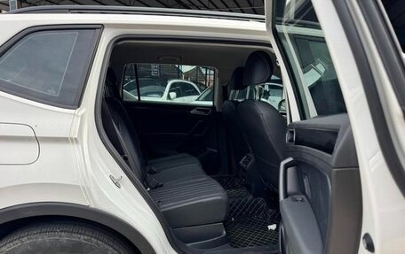 Volkswagen Tiguan II, 2021 год, 2 600 000 рублей, 8 фотография