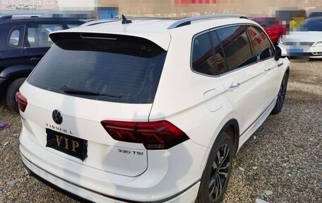 Volkswagen Tiguan II, 2021 год, 2 600 000 рублей, 4 фотография