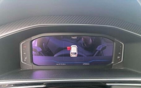 Volkswagen Tiguan II, 2021 год, 2 600 000 рублей, 11 фотография