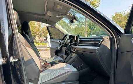 Volkswagen Tiguan II, 2021 год, 2 600 000 рублей, 11 фотография