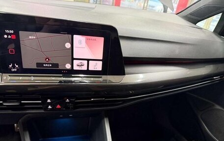 Volkswagen Golf VIII, 2022 год, 1 450 000 рублей, 14 фотография