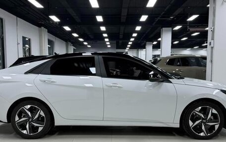 Hyundai Elantra, 2023 год, 1 350 000 рублей, 7 фотография