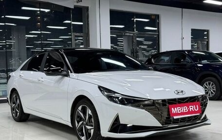 Hyundai Elantra, 2023 год, 1 350 000 рублей, 3 фотография