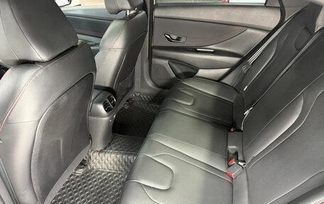 Hyundai Elantra, 2023 год, 1 350 000 рублей, 21 фотография