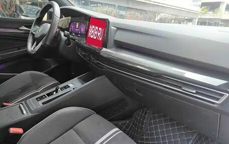 Volkswagen Golf VIII, 2022 год, 1 750 010 рублей, 12 фотография