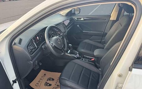 Volkswagen T-Roc I, 2022 год, 1 410 000 рублей, 10 фотография