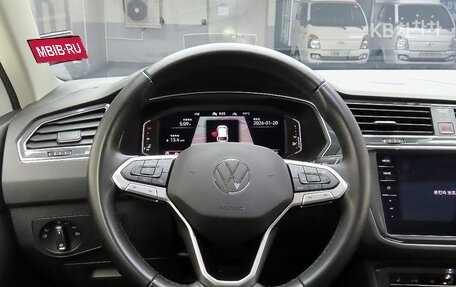 Volkswagen Tiguan II, 2022 год, 3 600 000 рублей, 8 фотография