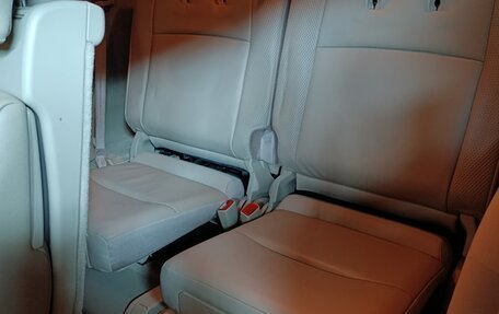 Toyota Land Cruiser Prado 150 рестайлинг 2, 2010 год, 2 430 000 рублей, 7 фотография