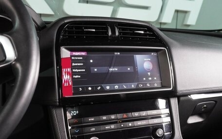 Jaguar F-Pace, 2018 год, 3 649 000 рублей, 14 фотография