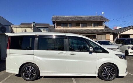 Honda Stepwgn IV, 2022 год, 2 058 000 рублей, 5 фотография