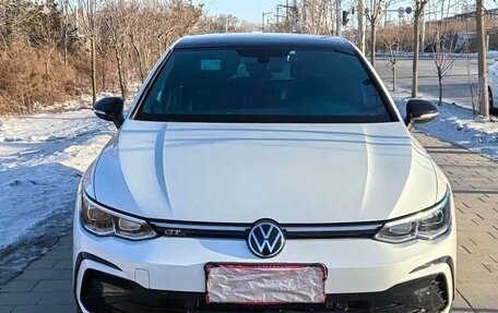 Volkswagen Golf VIII, 2021 год, 1 940 000 рублей, 2 фотография