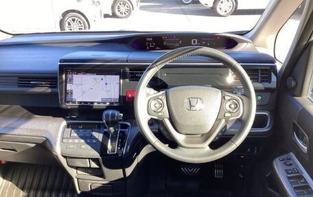 Honda Stepwgn IV, 2022 год, 2 058 000 рублей, 15 фотография