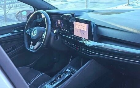 Volkswagen Golf VIII, 2021 год, 1 940 000 рублей, 8 фотография