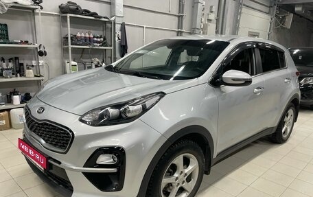 KIA Sportage IV рестайлинг, 2019 год, 2 195 000 рублей, 1 фотография