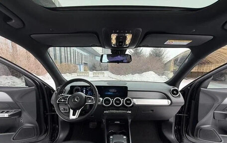 Mercedes-Benz GLB, 2022 год, 2 350 000 рублей, 10 фотография