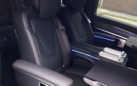 Mercedes-Benz V-Класс, 2026 год, 16 600 000 рублей, 3 фотография