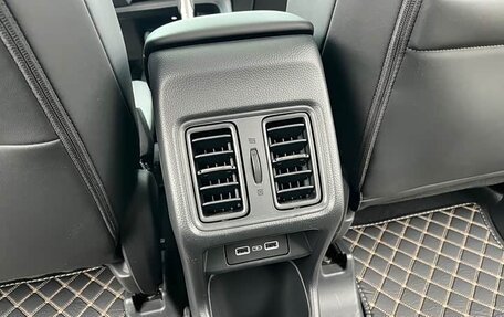 Honda Vezel, 2023 год, 1 690 055 рублей, 24 фотография